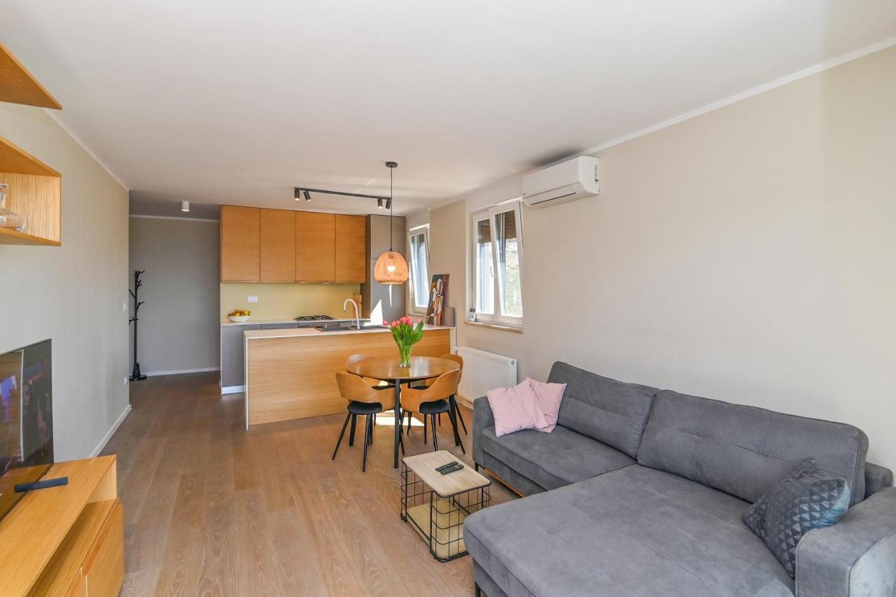 - Sidro Apartman *